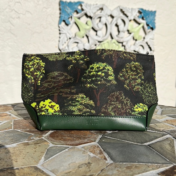 kate spade Handbags - Kate Spade “Saturday” Cosmetic Case!